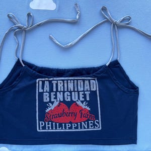 Upcycled Navy Graphic Crop Tank Top: Strawberry Farm Philippines, Women's XL