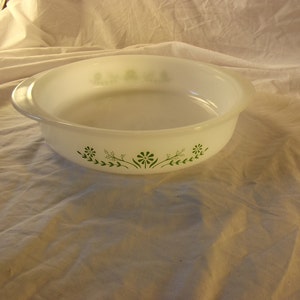 GLASBAKE CASSEROLE DISH Round Vintage with Handles in Excellent Condition!
