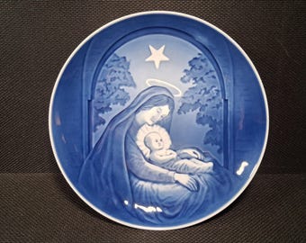 BING and GRONDAHL PLATE Mary and Jesus Copenhagen Porcelain 9202 Made in Denmark 9" Excellent Condition!
