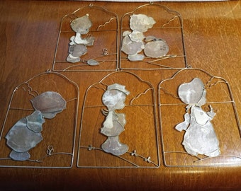 HUMMEL / HOLLY HOBBIE Christmas Time Wall Hangings (5) Made of Brass Wire and Mica / Soapstone / Abalone Shell in Great Condition!