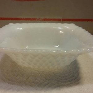 DIAMOND HOBNAIL BOWL Milk Glass Anchor Hocking Excellent Condition!!