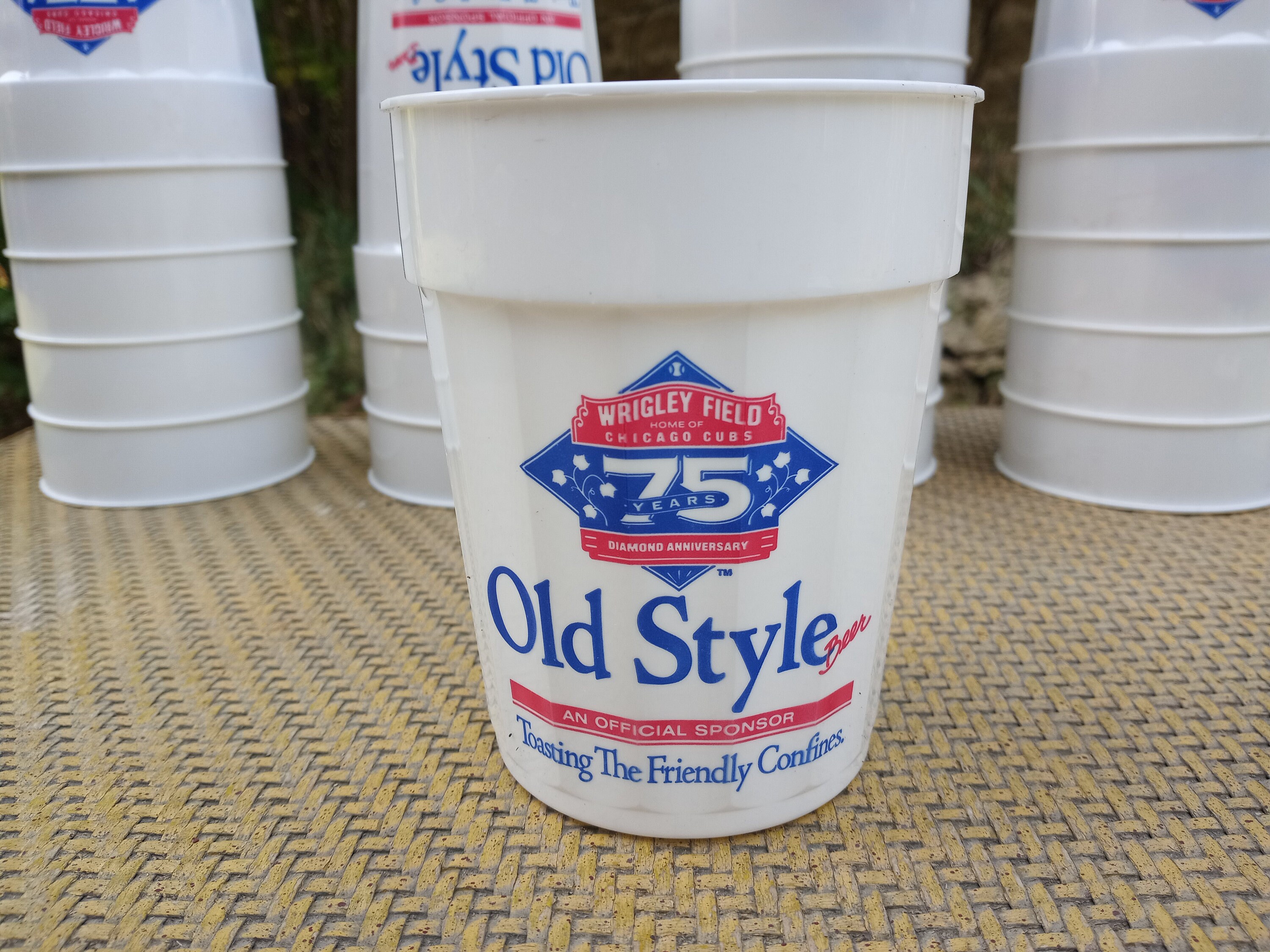 WRIGLEY FIELD CUPS Set of 4! 75th Anniversary 1989 Stadium Beer Cups Great Condition Churchill Container Stackable and so Collectible!