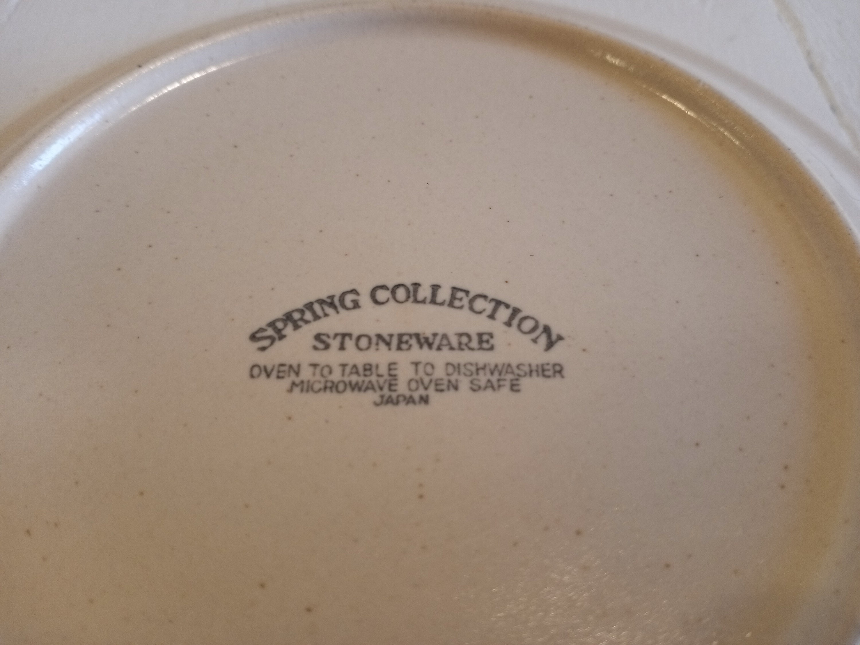 SPRING COLLECTION STONEWARE Saucer (1) 