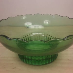 E O BRODY GREEN BOWL Cleveland, Ohio Pedestal Base Bowl / Compote Vintage and in Very Nice Condition!