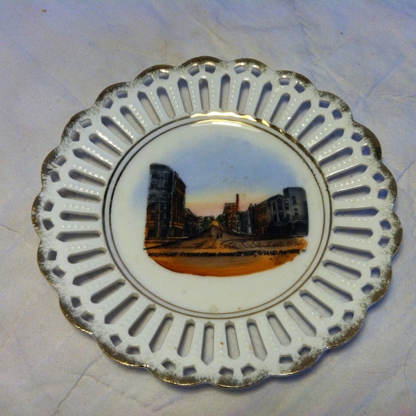 GRAND RAPIDS MICHIGAN Souvenir Plate Antique 1920s 1930s!