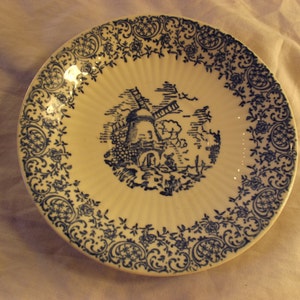 ROYAL CHINA SAUCER Windmill Design in Wonderful Condition!