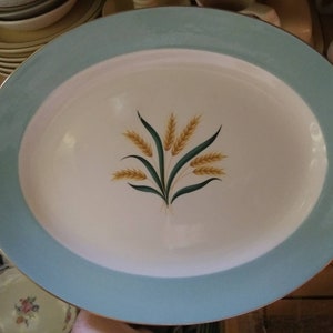 INTERNATIONAL DS &quot;VIKING&quot; Oval Serving Platter / Chop Plate Alliance, Ohio Turquoise Beautiful 1950s in Great Condition!