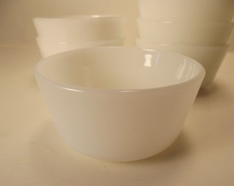 FIRE KING RAMEKIN Custard Cup / Bowl (1) White Milk Glass Anchor Hocking in Great Condition!