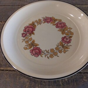 JCPENNY&#39;S &quot;PLUM ROSE&quot; Large Round Platter Vintage 1980s in Excellent Condition!