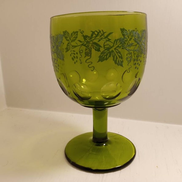 BARTLETT COLLINS GOBLET Schooner Beer / Wine Thumbprint Glass Green with Embossed Vining Grapes in Excellent Condition!