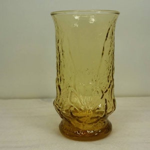 LIBBEY RAIN FLOWER Taller Drinking Glass Yellow Amber 1970s 1980s in Excellent Condition