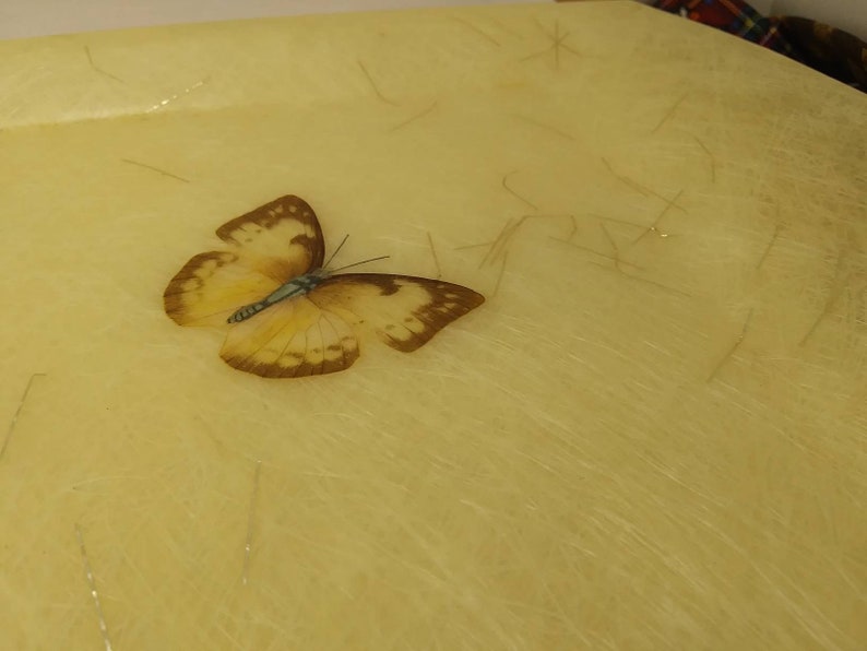 FIBERGLASS SERVING TRAY with Inlaid Butterflies and Shiny Tinsel Strands by Sterling Craftsmen of Michigan 1950s 1960s Great Condition!!! image 4
