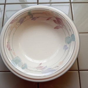 STUDIO NOVA BOWL &quot;Tender Bloom Y2325&quot; Vintage 1980s 1990s Style Pretty Art Deco in Great Condition!