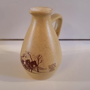 TURKEY HILL FARM Sirupflasche Topf mit Ausgießer Hergestellt von Beauce Pottery in Quebec, Kanada # 3729