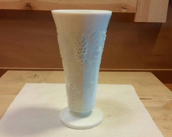 COLONY HARVEST GRAPE Indiana Glass Company White Milk Glass Pedestal Vase