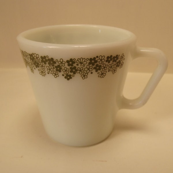 PYREX "CRAZY DAISY" Larger Mug Corelle Milk Glass Great Condition!