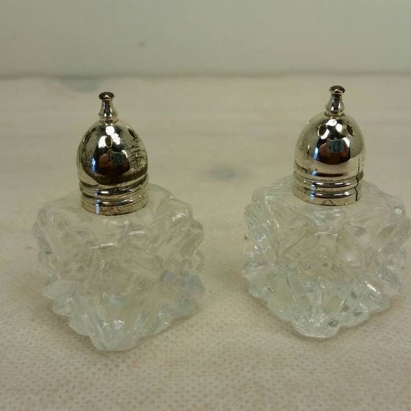 FB Rogers Crystal Silver Plated Cap Salt and Pepper Shakers Vintage 1950s Made in Japan Pain (2) Great Condition!