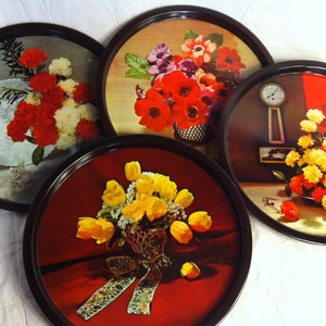 METAL SERVING TRAYS Set of Four Vintage in Nice Condition!