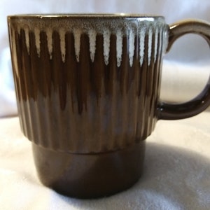 STACKABLE JAPAN MUG / Coffee Cup Red Clay Brown with Greyish Drip Glaze Ribbed Vintage