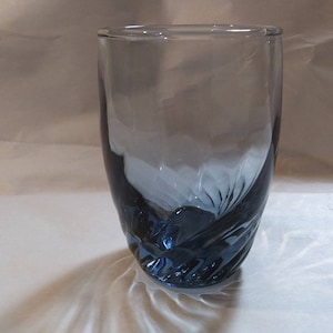 VASO DE JUGO LIBBEY Patrón de remolino azul "Tiara Bleu" ¡Vintage y en excelentes condiciones!