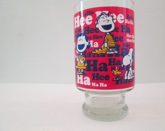 Vintage Snoopy glass Peanuts jumbo drinking glass Peanuts gang Snoopy collectible souvenir Charlie Brown kitchen glassware