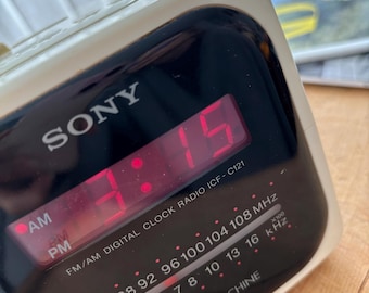 Vintage Sony Dream Machine AM/FM Radio Digital Alarm Clock Model