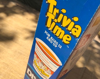 Vintage Dixie Cups Trivia Time paper cups 80s Prop retro kitchen cups Dixie trivia paper cups box of 50 NOS READ Details