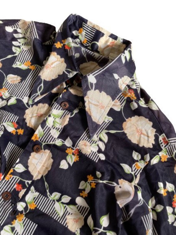 Vintage Flower Power blouse 70s hippie retro wall… - image 8