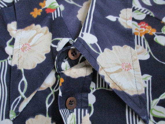 Vintage Flower Power blouse 70s hippie retro wall… - image 4