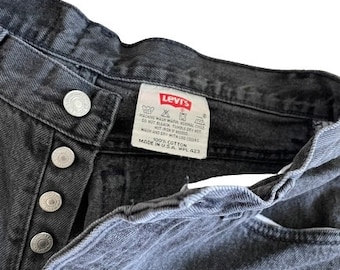 Vintage Levi’s 501s, 90s button fly 17501-0660 black wash Levi jeans USA size 11 Medium, MoM style denim black wash women’s Levi jeans