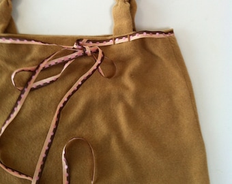 Suéter de cachemira vintage reciclado - Tanque de camisola de caramelo exuberante recientemente re - imaginado