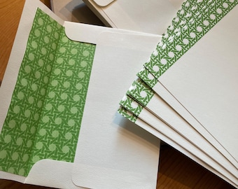 Vintage Hallmark stationary, green wicket boxed stationary set, 80s mod lattice basket weave paper and envelope, rattan look boxed set NOS