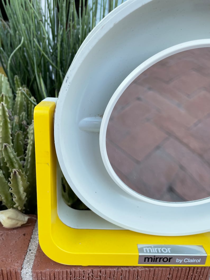 Vintage Clairol Light up Mirror 70s Mod Yellow White Double Sided