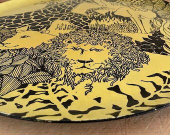 Vintage safari animal platter 70s lion giraffe graphic lacquerware large black yellow mod serving plate mod home decor
