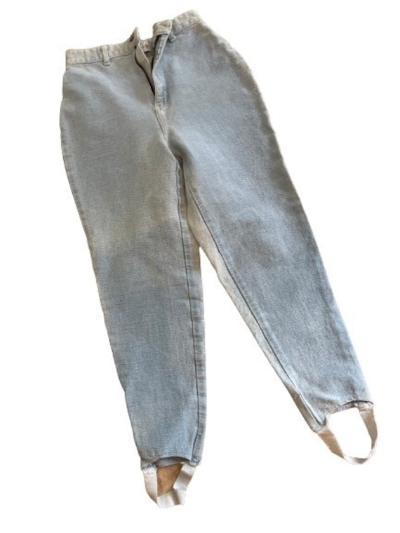 Pinstripe Blazer, Mom Jeans and White Pumps - MEMORANDUM