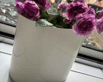 Vintage Crayonne trash can,off white oval space age garbage can or planter, mod Kartell STYLE waste paper basket for bathroom bedroom office