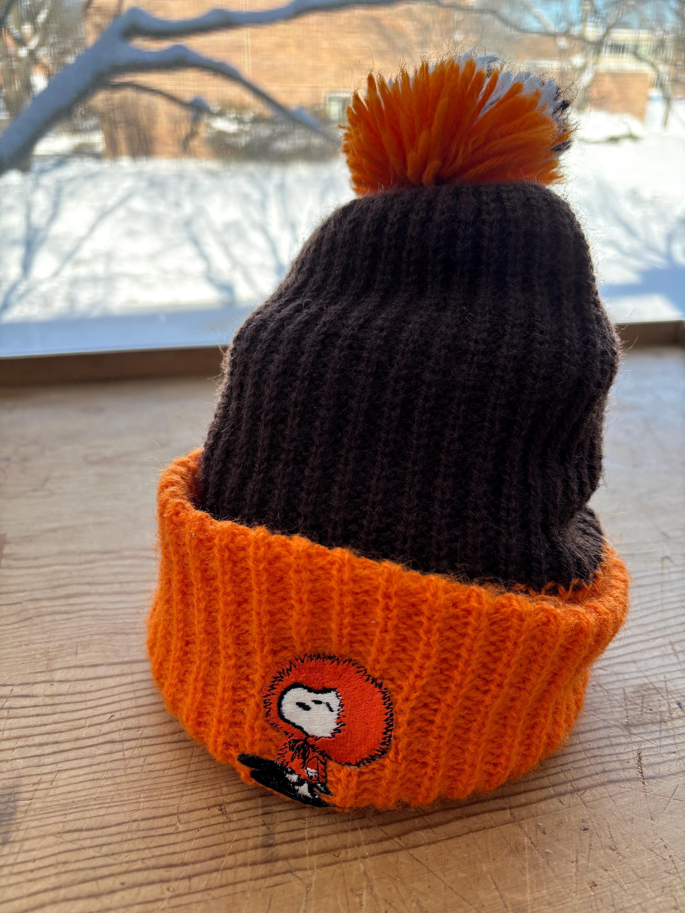 Vintage knit snoopy ski hat orange brown peanuts vtg 1958 1950s winter Pom Pom Vintage Snoopy Beanie, 60s Skiing Snoopy Embroidered Patch  main image 2