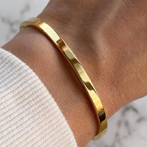 Minimalist Gold Stainless Steel Bangle Bracelet, Waterproof Stackable Everyday Jewelry, B001