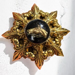 Vintage signed Babylone Paris Art Deco / Nouveau Glass Horse Cab Brooch jewelry