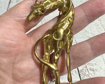 Large Vintage Gold Tone Enamel Giraffe Brooch Pin Safari Animal Jewelry