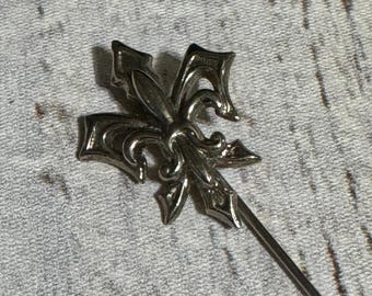 Vintage signed Art Arthur Pepper Fleur De Lis Stick Pin Silver Tone