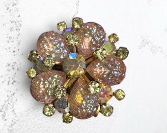 Vintage Gold Tone Brooch w/ Molded Art Glass Champagne Rhinestone Floral Cluster
