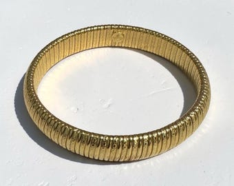 Vintage Avon Omega Bangle Bracelet Gold Tone Stretch Tubogas Soft Link EXCELLENT