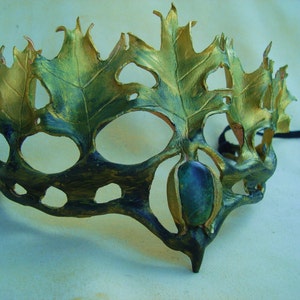 OAK LEAF CROWN