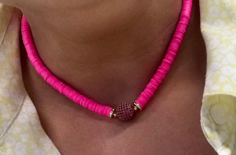 Pink ball choker