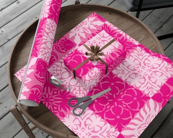 Roze cadeaupapier met bloemenpatroon | Schaakbord- en krulmotieven