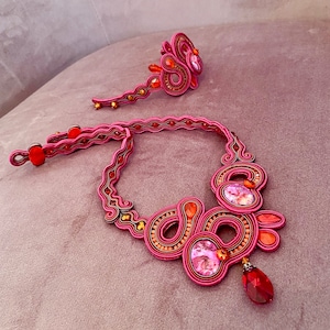 Magenta necklace. Agate stone necklace. Swarovski necklace. Statement necklace. Natural stone necklace. Luxurious necklace. Gift for her.