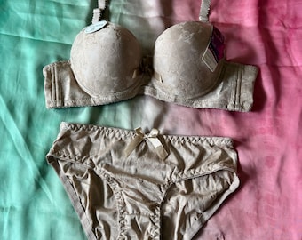 Lace Bra and Panty Set