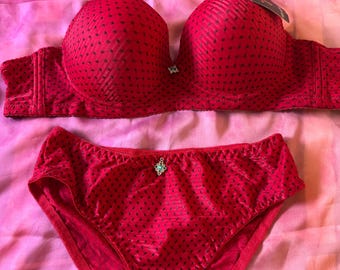 Laierxiang Bra and Panty Set