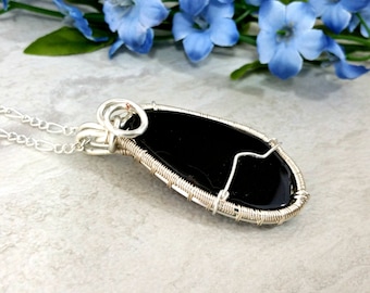 Agate Slice Pendant - Black Agate Gemstone Necklace